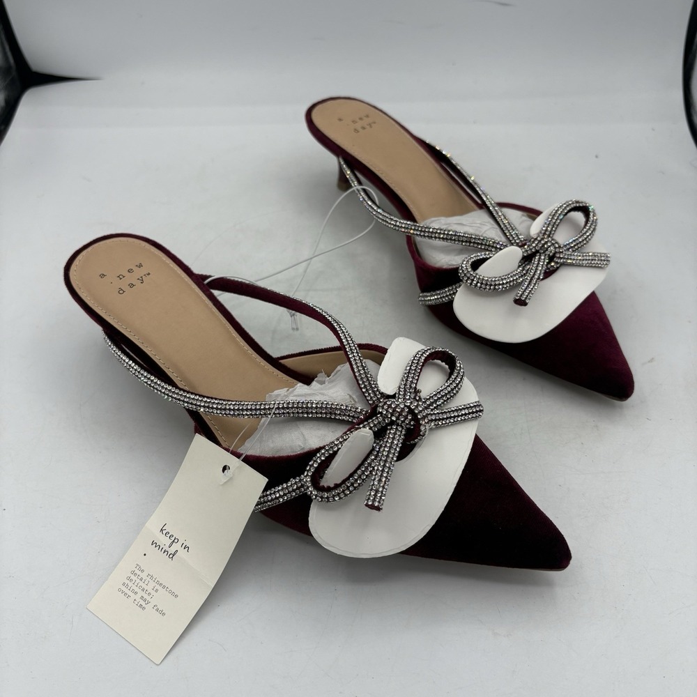 A New Day Shoes Womens Size 8.5 Gwen Pointed Rhinestone Bow Burgundy Mule Heels